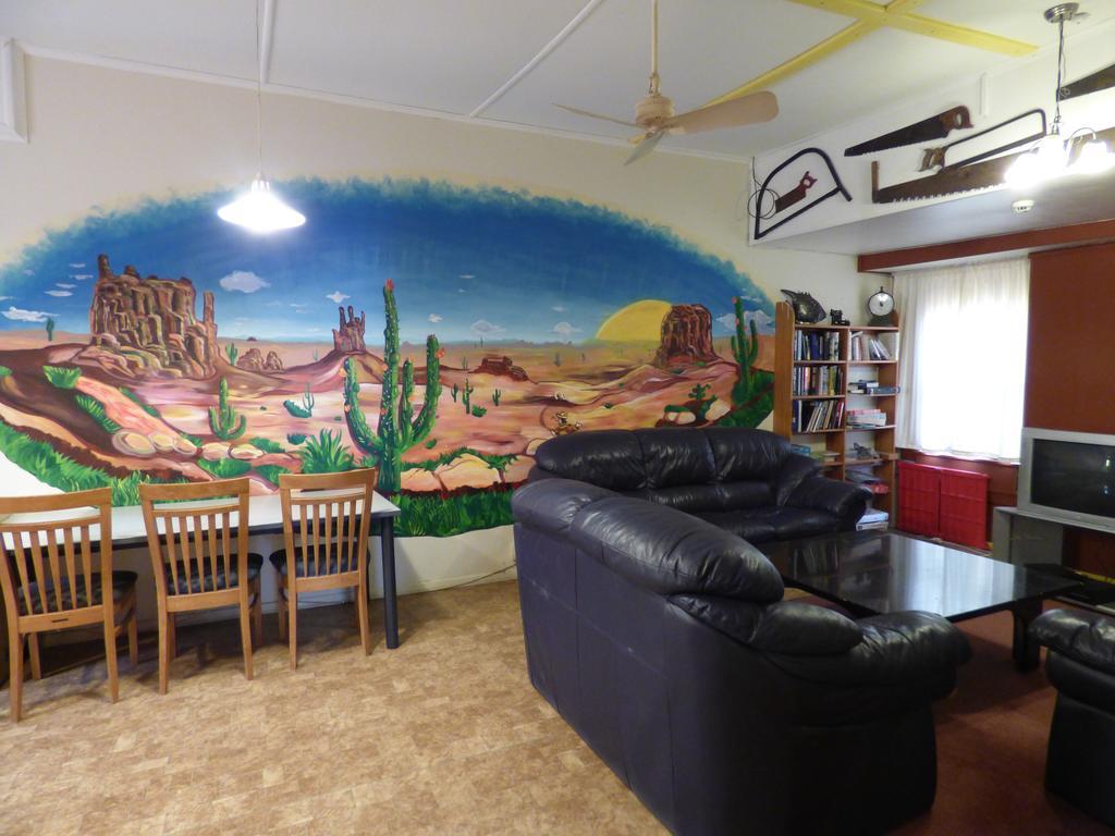 نزل روتوروافي Cactus Jacks Backpackers المظهر الخارجي الصورة