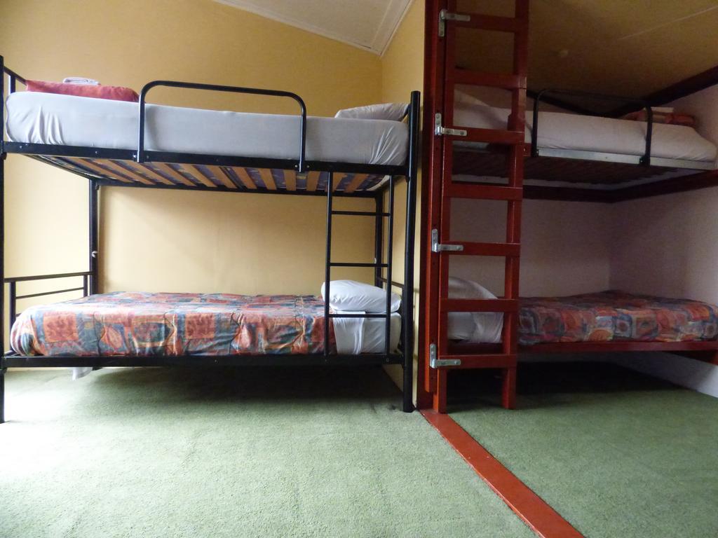 نزل روتوروافي Cactus Jacks Backpackers الغرفة الصورة